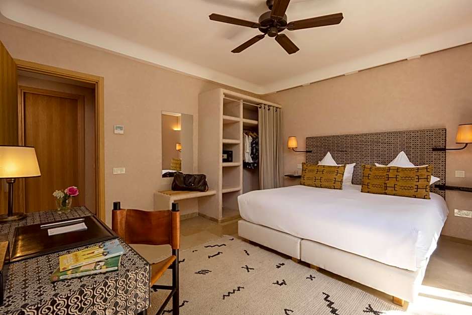 Oasis lodges