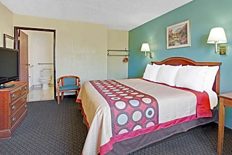 King Room - Disability Access - Non-Smoking