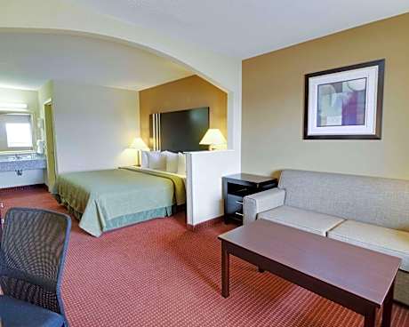 1 King Bed Suite Smoking Upgrade