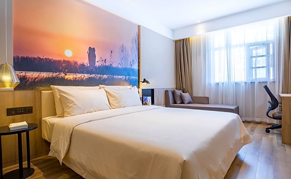 Atour Hotel (Jining Taibai Road Canal City)