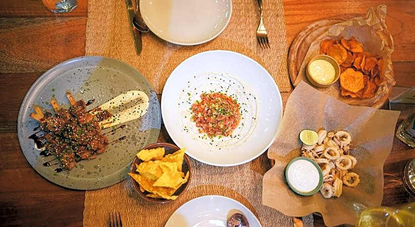 The Front Hotel and Apartments