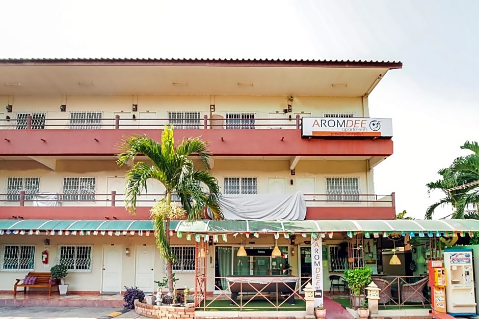 OYO 838 Aromdee Apartment