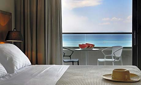 DELUXE ROOM SEA VIEW
