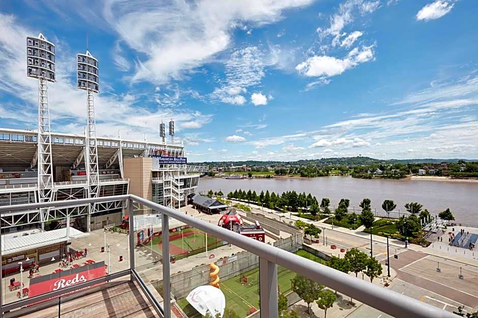 AC Hotel by Marriott Cincinnati at The Banks