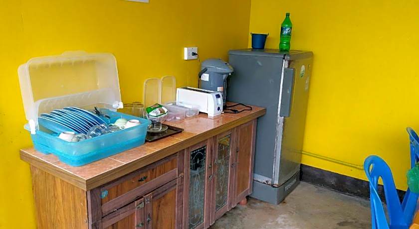 Lanta Long Beach Hostel