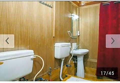 Houseboat Switzerland