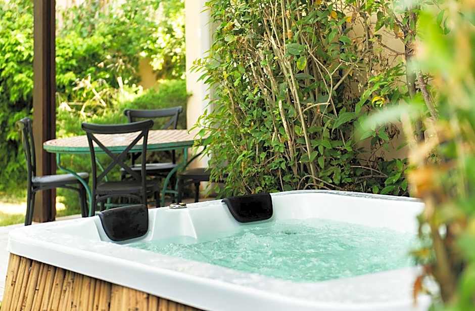 Vitrage Holiday Village and Spa