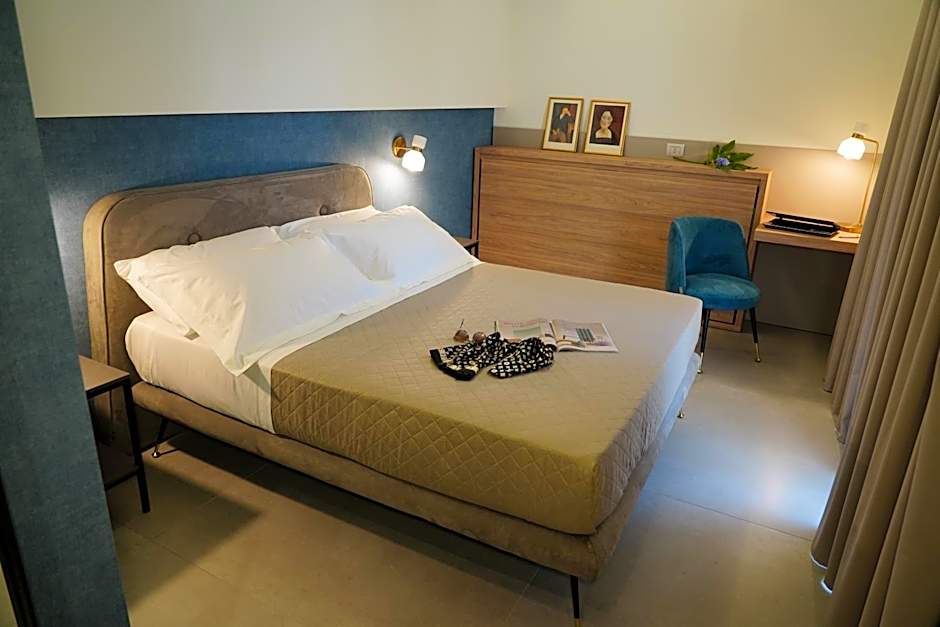 10 Catalani Rooms