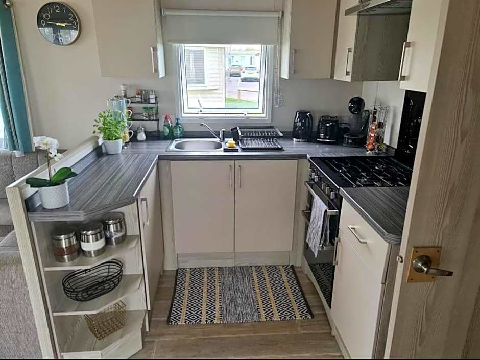 Delux Caravan - Clacton-on-sea