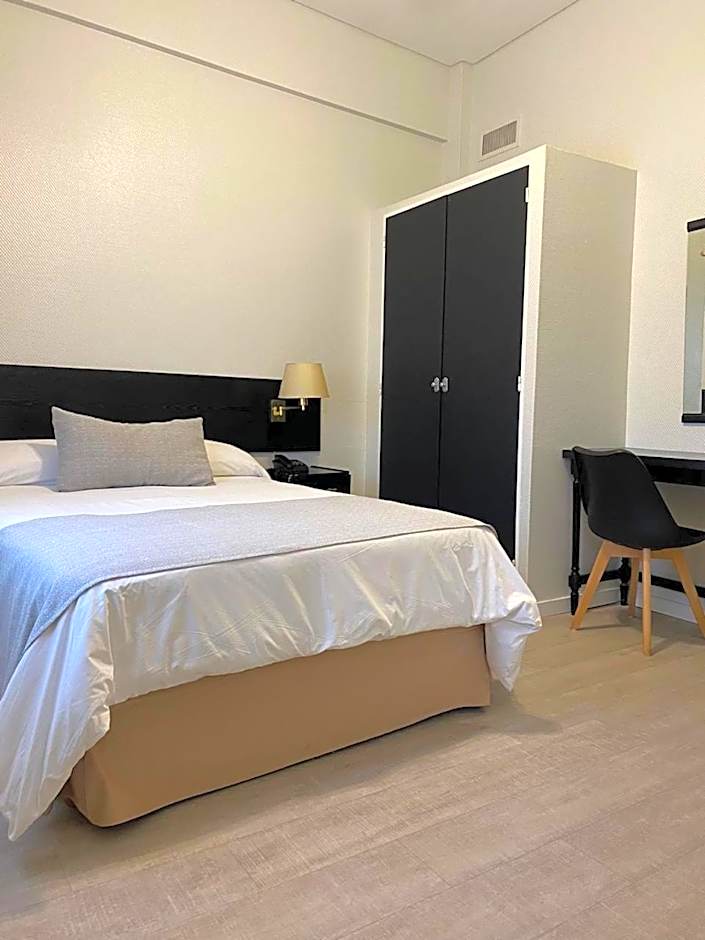 Photo 1 of 4 of 1 Double Bed or 2 Beds