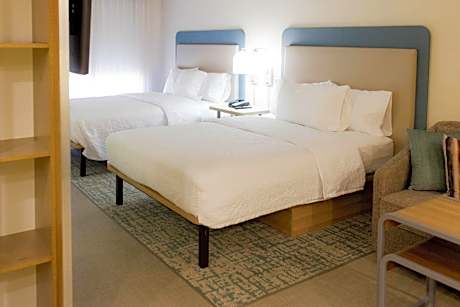 Queen Studio Suite with Two Queen Beds - Shower Only