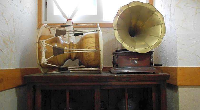 Happiness Full Hanok Guesthouse Jeonju