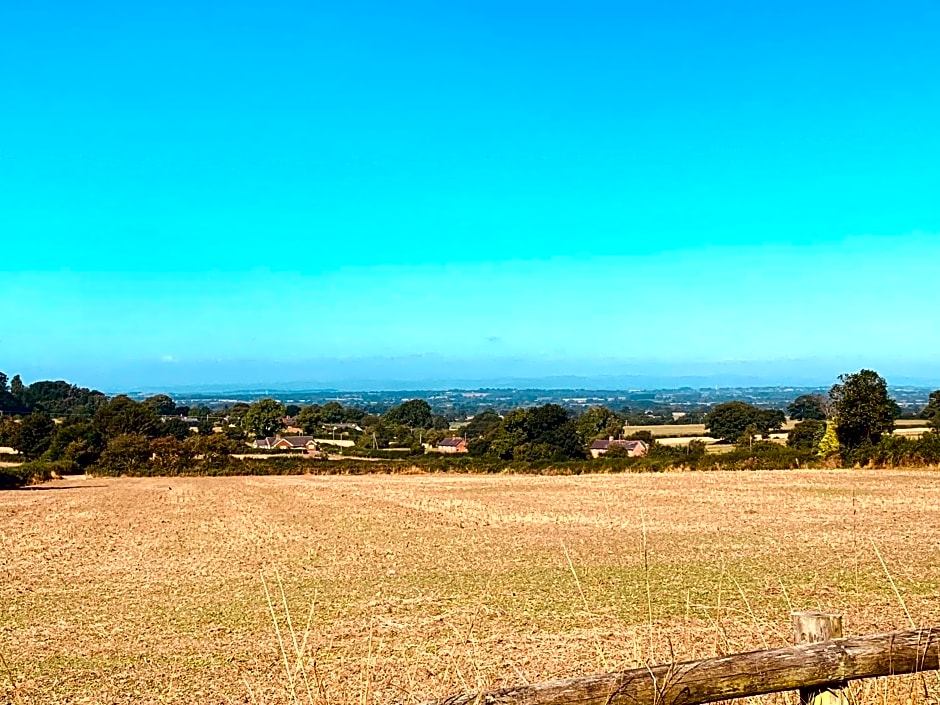 Farmhouse studio near Shrewsbury