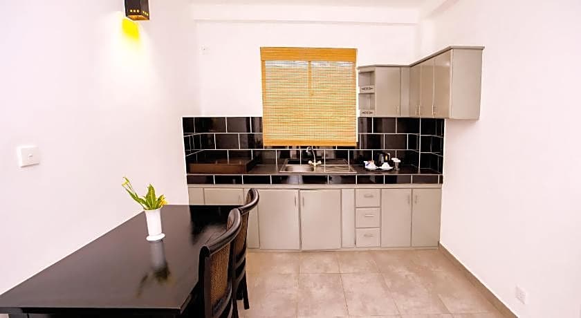 St.Lachlan Hotel & Suites