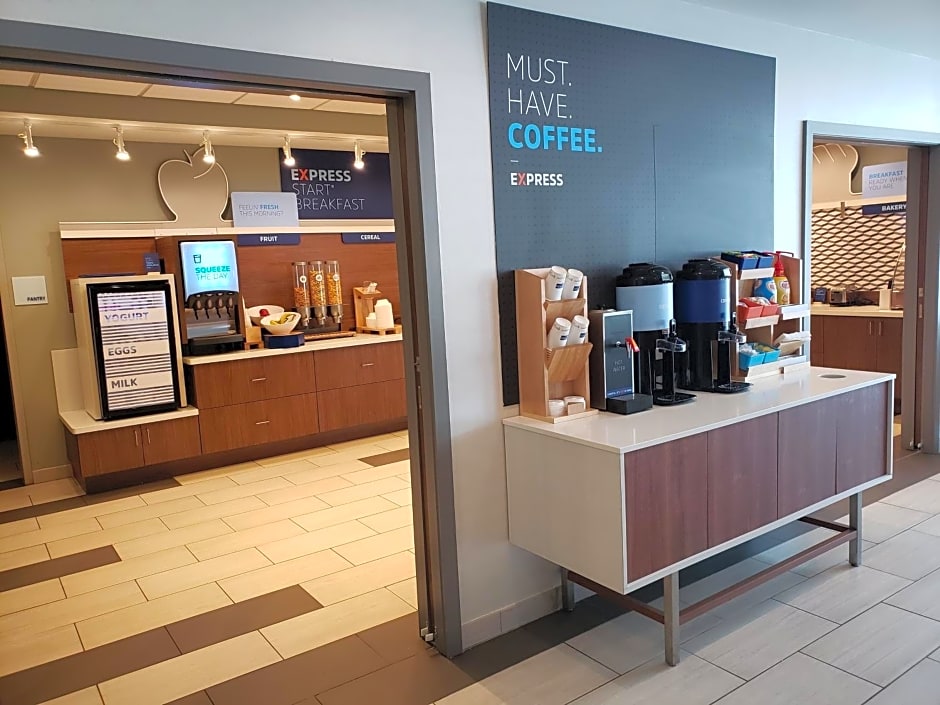 Holiday Inn Express And Suites Nashville North - Springfield By IHG