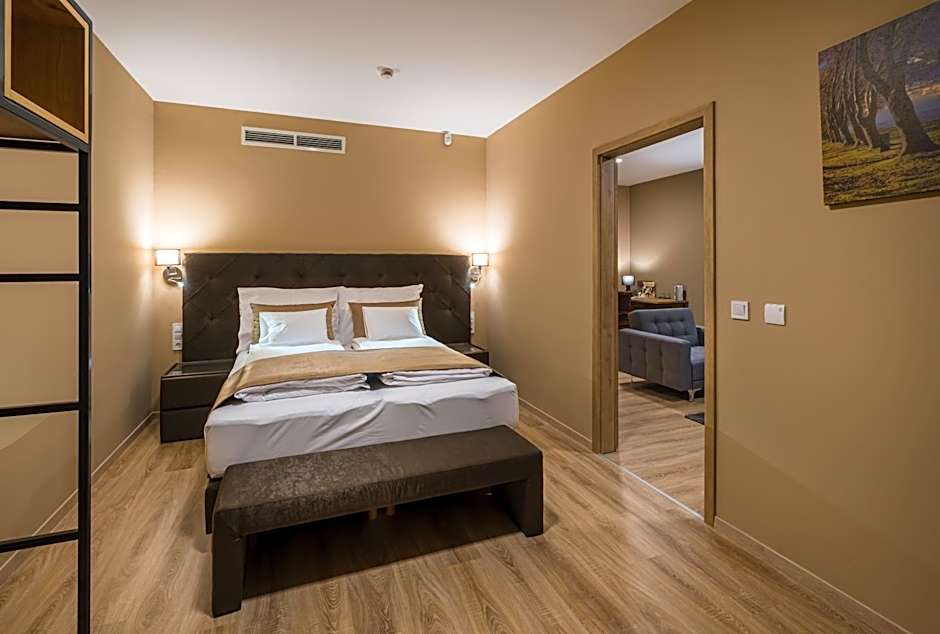 Kistücsök Food & Room