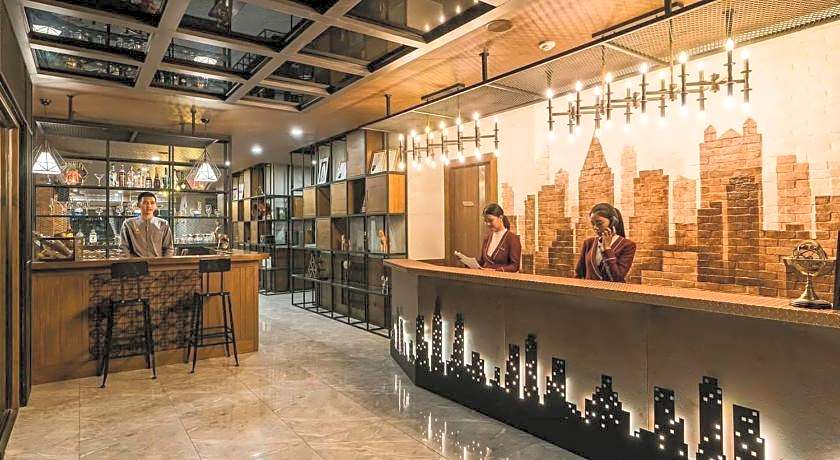 Acqua Hotel (SHA Plus)