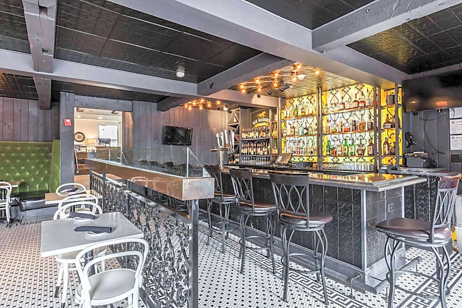 The Aurora Inn Hotel and Event Center