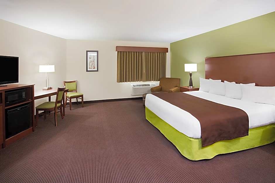 Photo 1 of 6 of 1 King Bed Suite