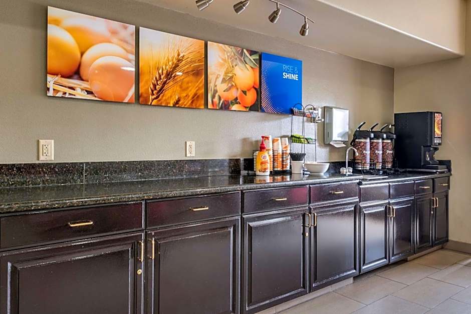 Comfort Inn & Suites