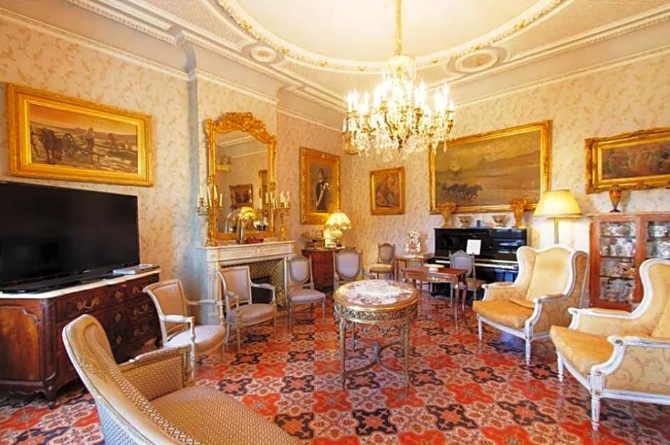 Chateau Des Fontaines – Canet, NY