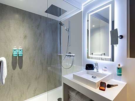 Superior Queen Room with Sofa