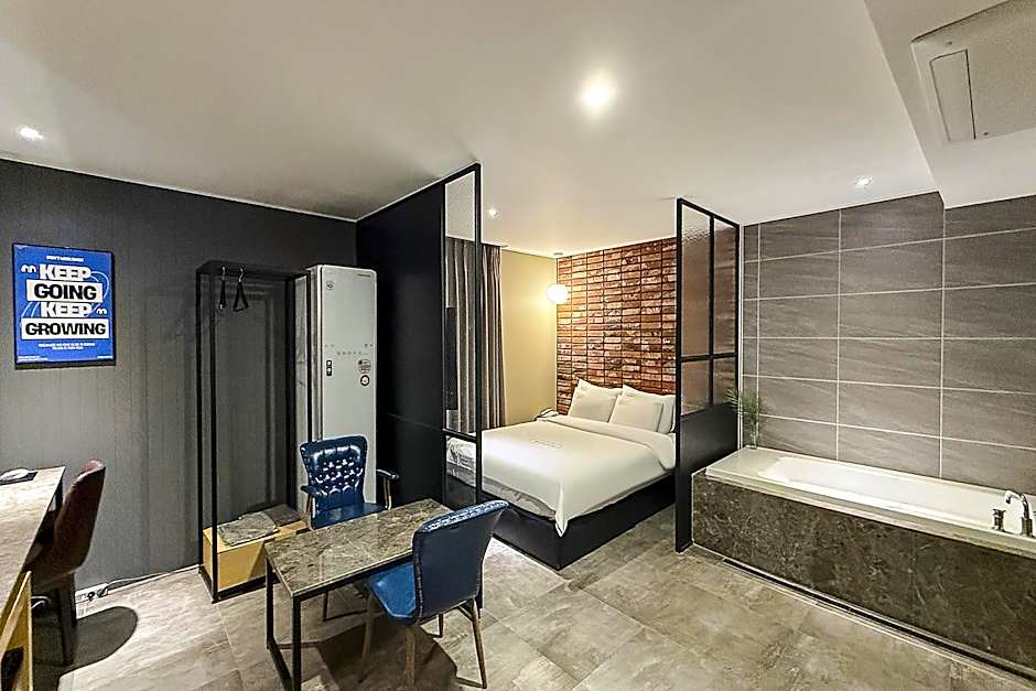 Docking Hotel