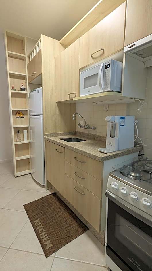 Relaxing Ingleses Beach Apartment