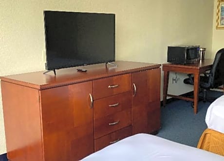 Standard 2 Double Beds