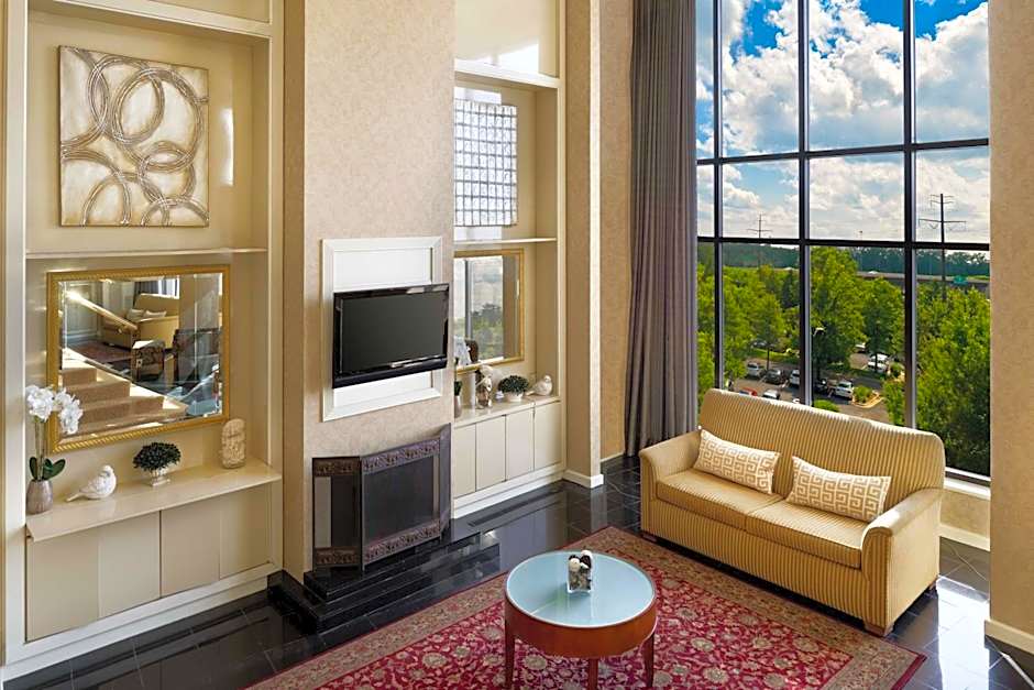 DoubleTree by Hilton Washington Dulles Airport