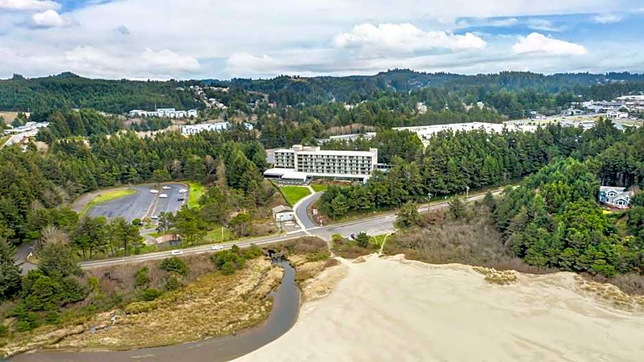 Best Western Plus Agate Beach Inn