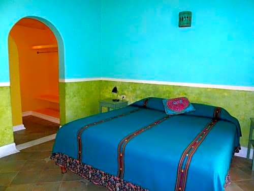Hotel Medio Mundo