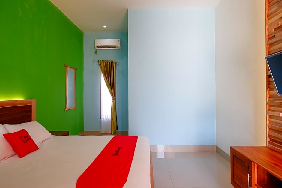 RedDoorz near Taman Makam Pahlawan Tatura