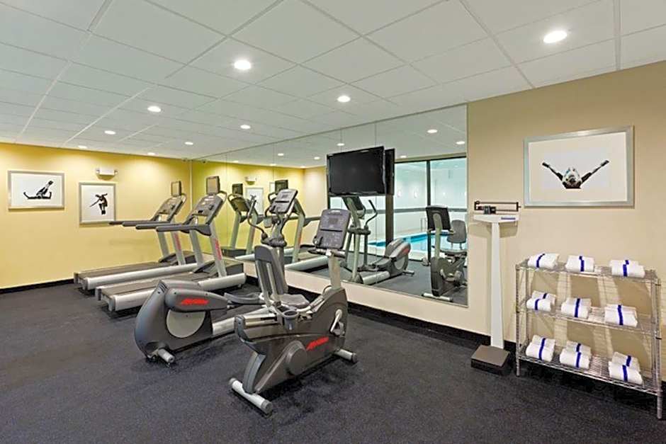 Holiday Inn Express and Suites Batavia By IHG