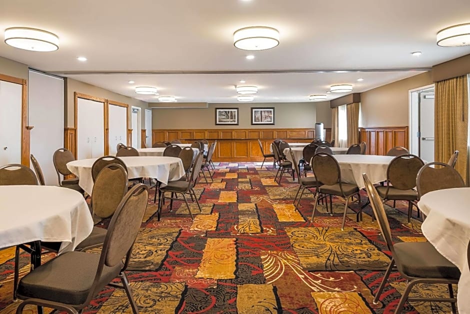 Country Inn & Suites by Radisson, Grandville-Grand Rapids West, MI