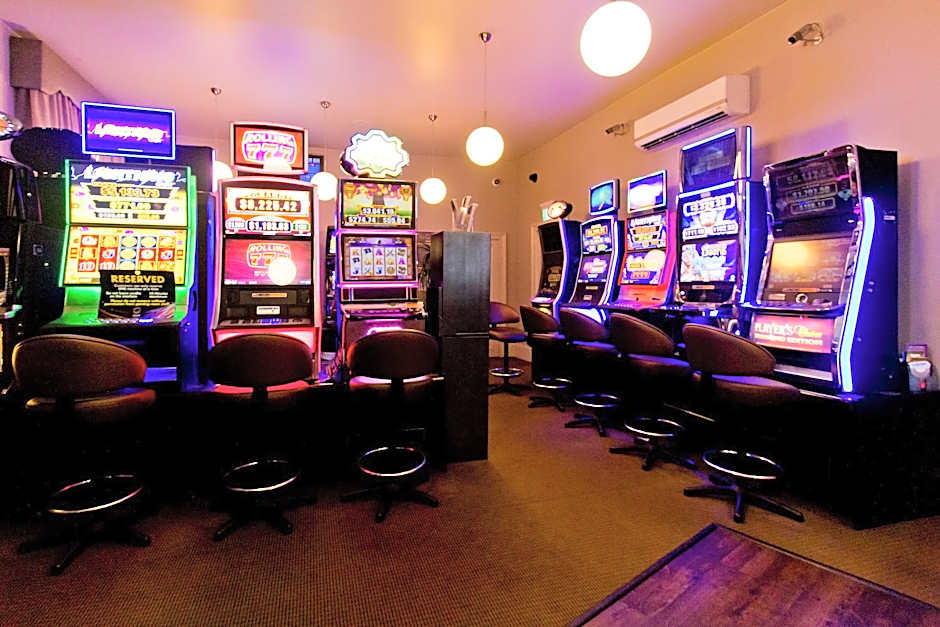 Deloraine Hotel
