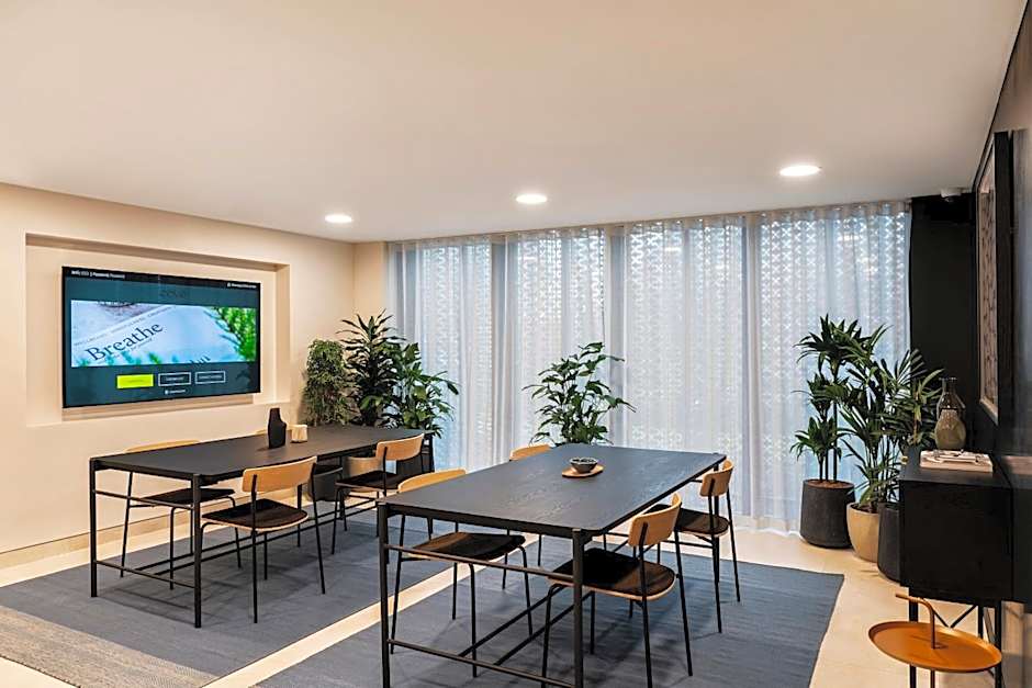 Cove Landmark Pinnacle