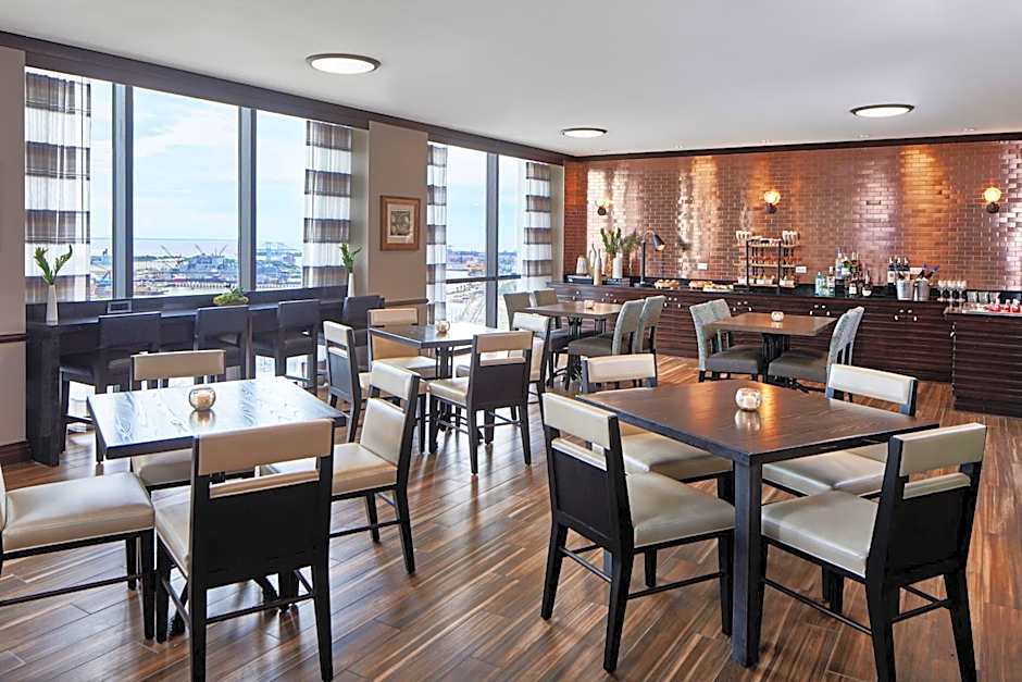 Renaissance by Marriott Mobile Riverview Plaza Hotel