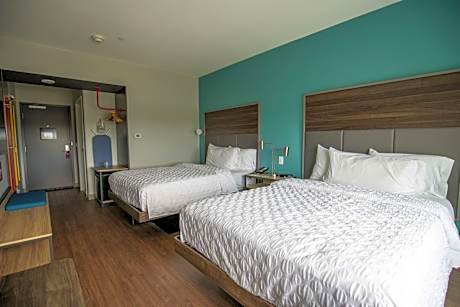 2 Queen Beds