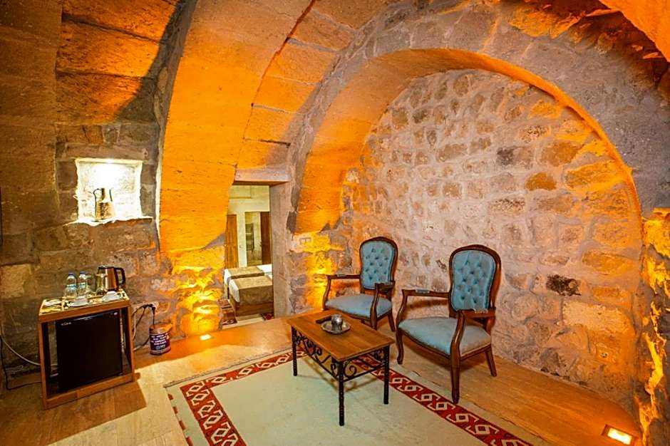 Caldera Cave Hotel