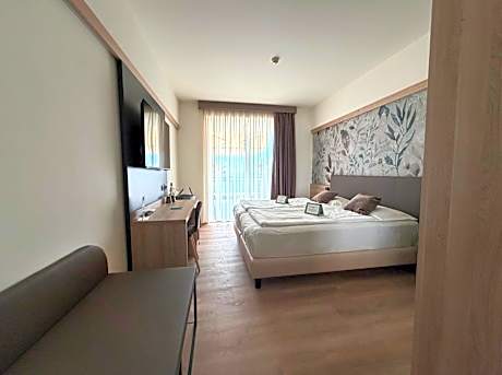 Twin Room with Lake View