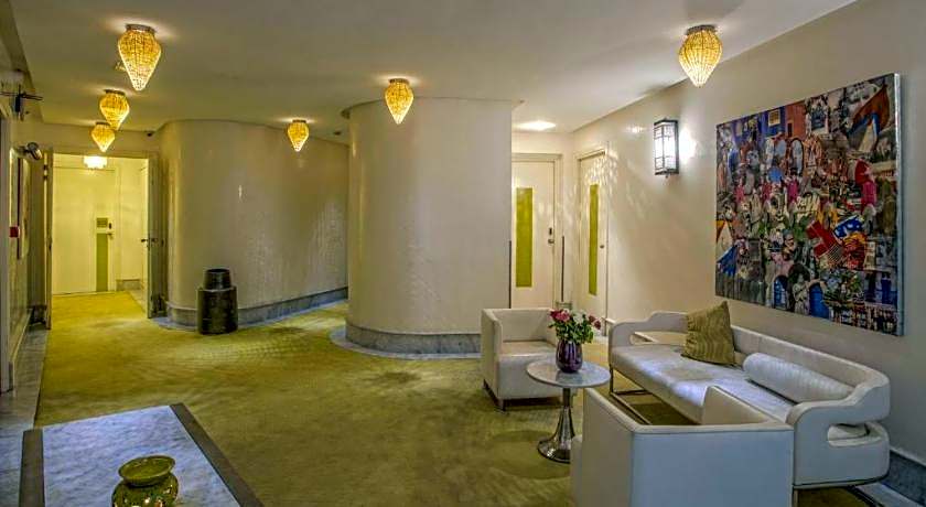 La Renaissance Hotel