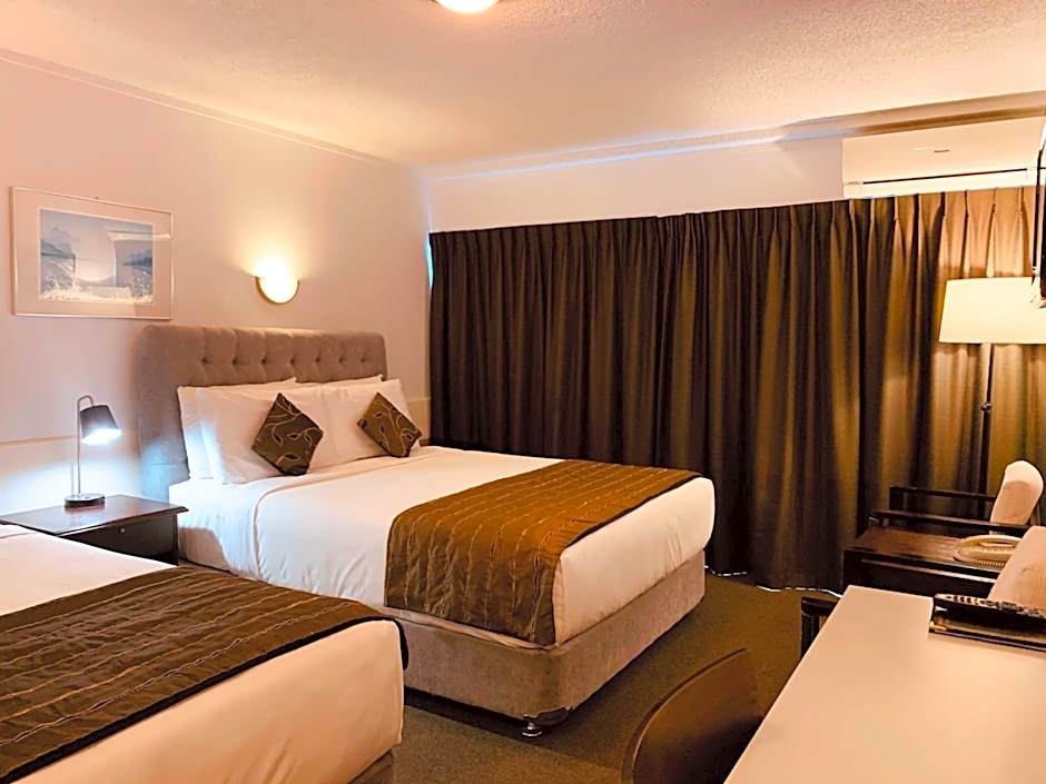 Alpers Lodge & Conference Centre