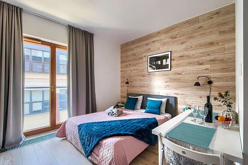 Aparthotel Pawia Deluxe- 10 min to center, self check-in, optional breakfest, parking on the street