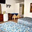 Hotel Mercurio - Caters to Gay Men