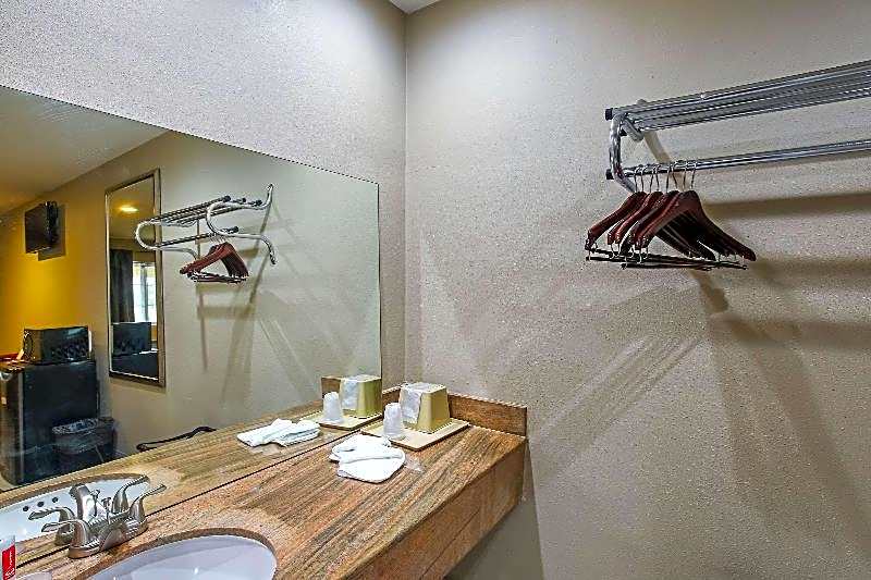 Econo Lodge San Bernardino I-215