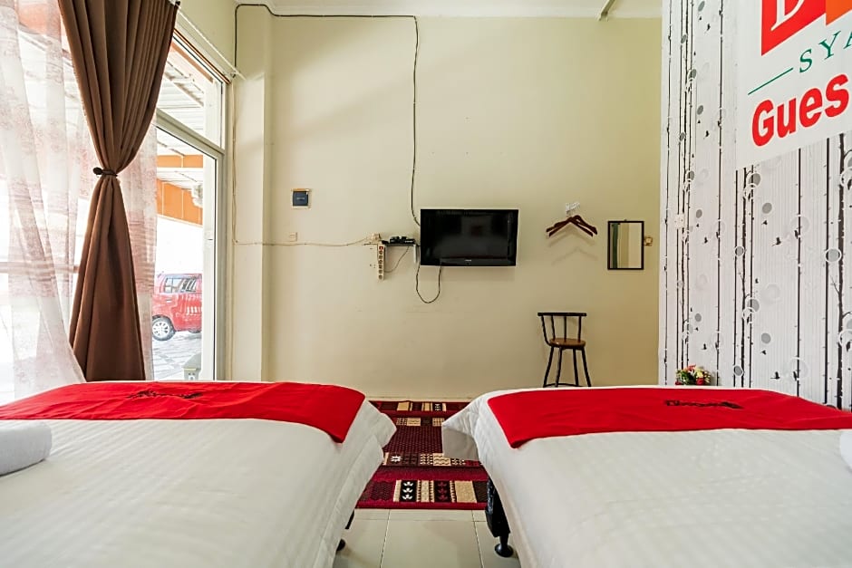 RedDoorz Syariah near Pasar Aur Kuning