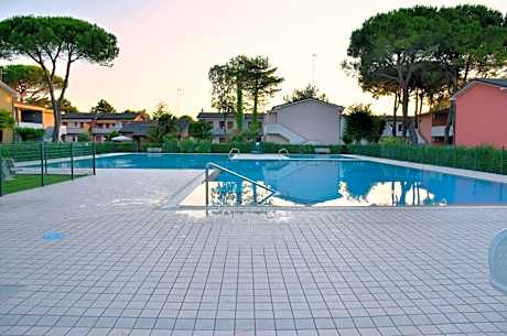 Cozy flat with pools in a holiday village