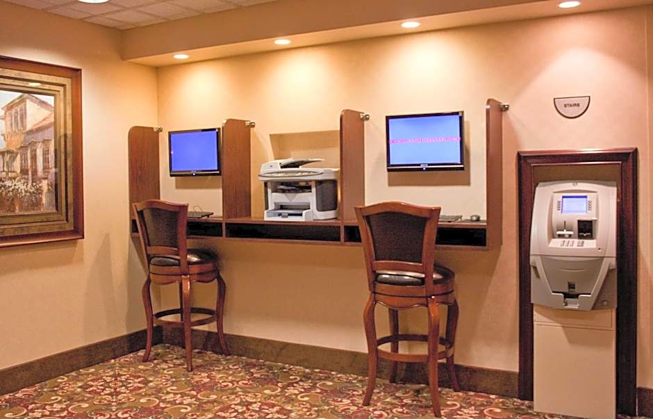 Holiday Inn Express Mentor Banquet Center By IHG