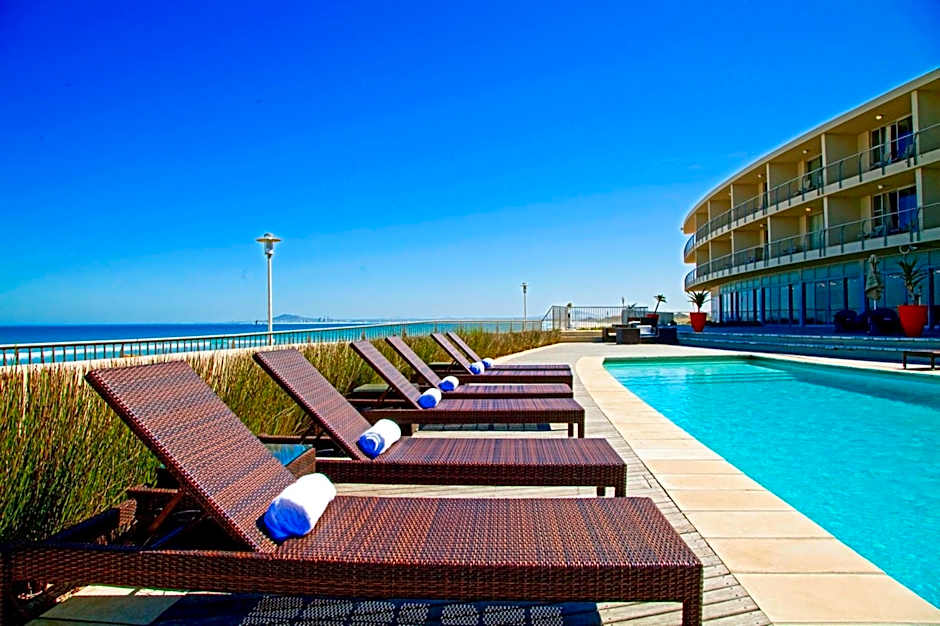 Lagoon Beach Hotel & Spa